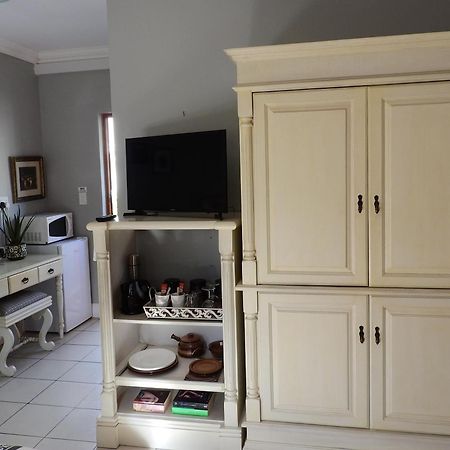 モンタギューThe Vic 1906 Self Catering Unitsアパートメント エクステリア 写真