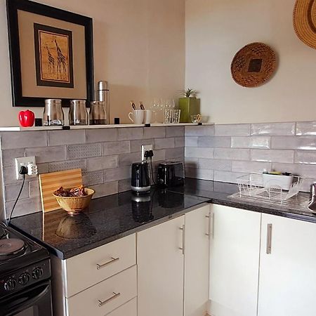 モンタギューThe Vic 1906 Self Catering Unitsアパートメント エクステリア 写真